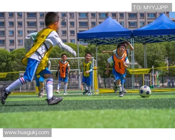 追逐绿茵场的荣耀与梦想顶级足球明星的心路历程与奋斗故事